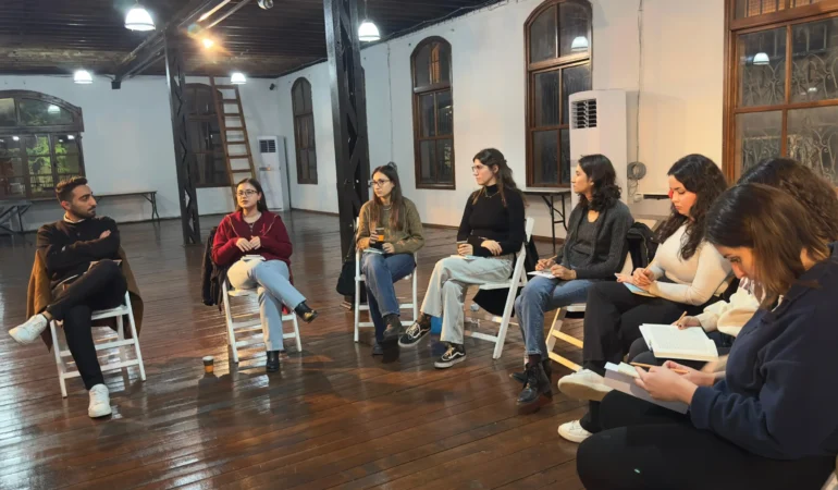 Genç İzmir Kitap Kulübü kapılarını açtı