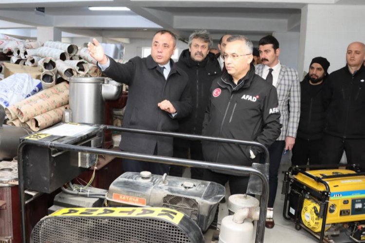 rize-deprem-bolgesine-cadir-uretimini-surduruyor-1676386907-543-x750.jpg