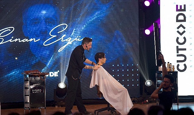 Ünlü Türk Kuaför, Bakü'de Modern Kuaförlük Anlayışını Tanıttı!