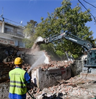 ballikuyu-donusum-bolgesindeki-metruk-yapilar-yikiliyor