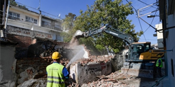 Ballıkuyu dönüşüm bölgesindeki metruk yapılar yıkılıyor