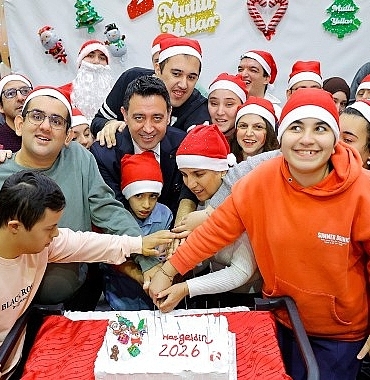 bayrakli-belediyesi-ozel-sporcularla-2026yi-karsiladi