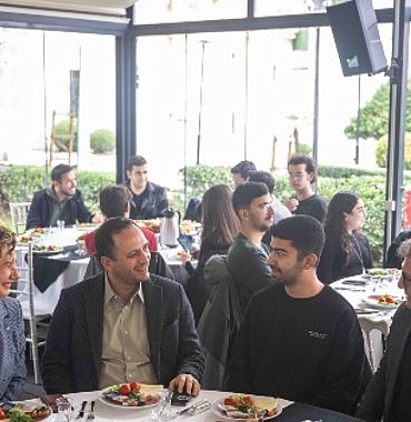 cydd-bornovada-yeni-uyelerle-bulusma