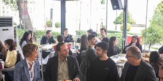 ÇYDD Bornova’da yeni üyelerle buluşma