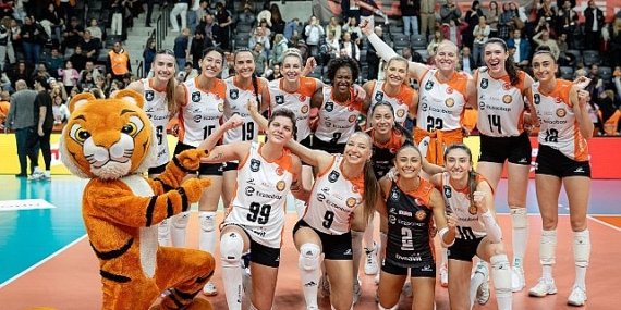 Derbide 3 puan Eczacıbaşı Dynavit’in!