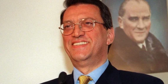 Eski Başbakan Mesut Yılmaz kabri başında anılacak