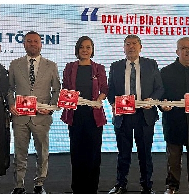 karabaglar-belediyesine-yeni-is-makinesi-destegi