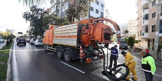 Karaburun’da şiddetli yağış sonrası İZSU’dan hızlı müdahale