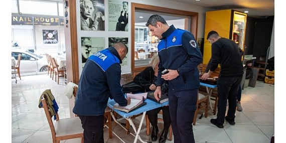 Karşıyaka Zabıtası’ndan işgal denetimi