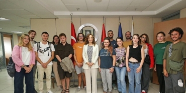 karsiyakali-ogrencilere-uluslararasi-egitim-destegi