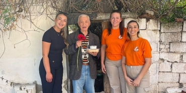 yaslilar-haftasinda-guzelbahceli-genclerden-anlamli-ziyaretler